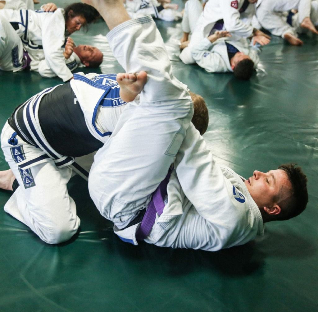 After 5ish years at blue belt I was promoted to purple belt in BJJ 🟣  (story below) : martialarts