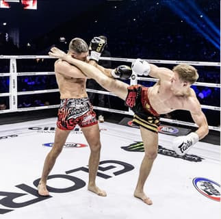 Muay Thai vs Kickboxing: Decoding the Differences