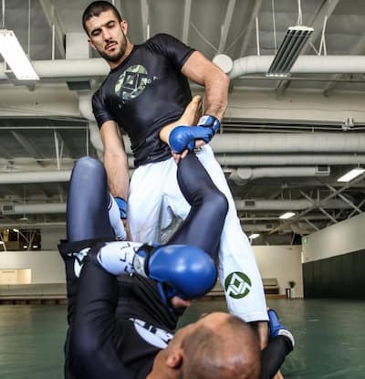 THE BEST APPROACH TO TRAINING MMA